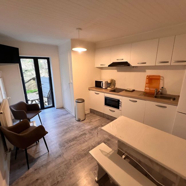 cuisine-equipee-logement-privatif-la-bourboule