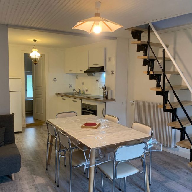 vue-espace-de-vie-appartement-pour-location-court-sejour-la-bourboule
